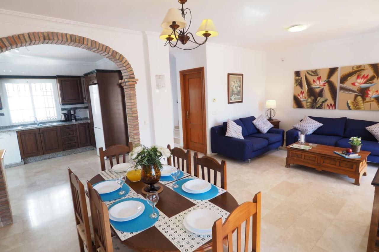 Nerja Paradise Rentals - Villa Victoria Esterno foto